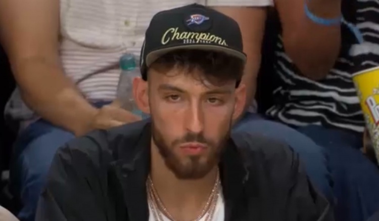 pg游戏-佩奇独得44分难救主，惜败之夜切特观赛推文心碎五连💔