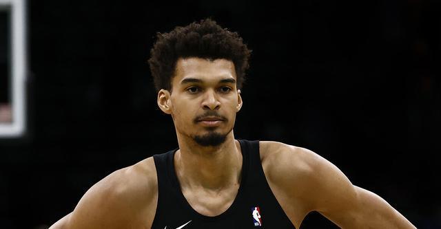 pg-Stein：文班亚马在大学参加了几场全场的比赛 表现相当出色