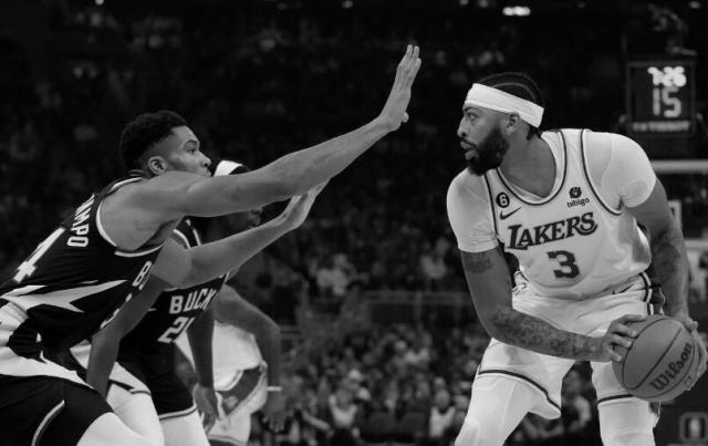 pg游戏-最好的湖人在路上 三巨头日渐默契还交易韦少吗？